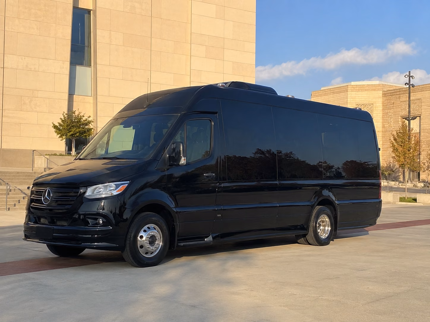 lincoln grand forks charter buses